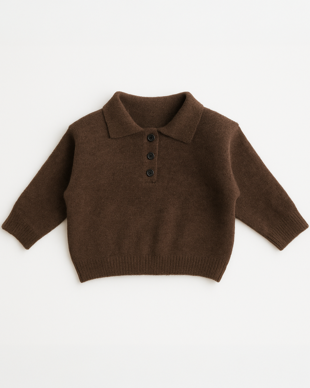 Suéter infantil com gola polo em marrom escuro, estilo básico e elegante.