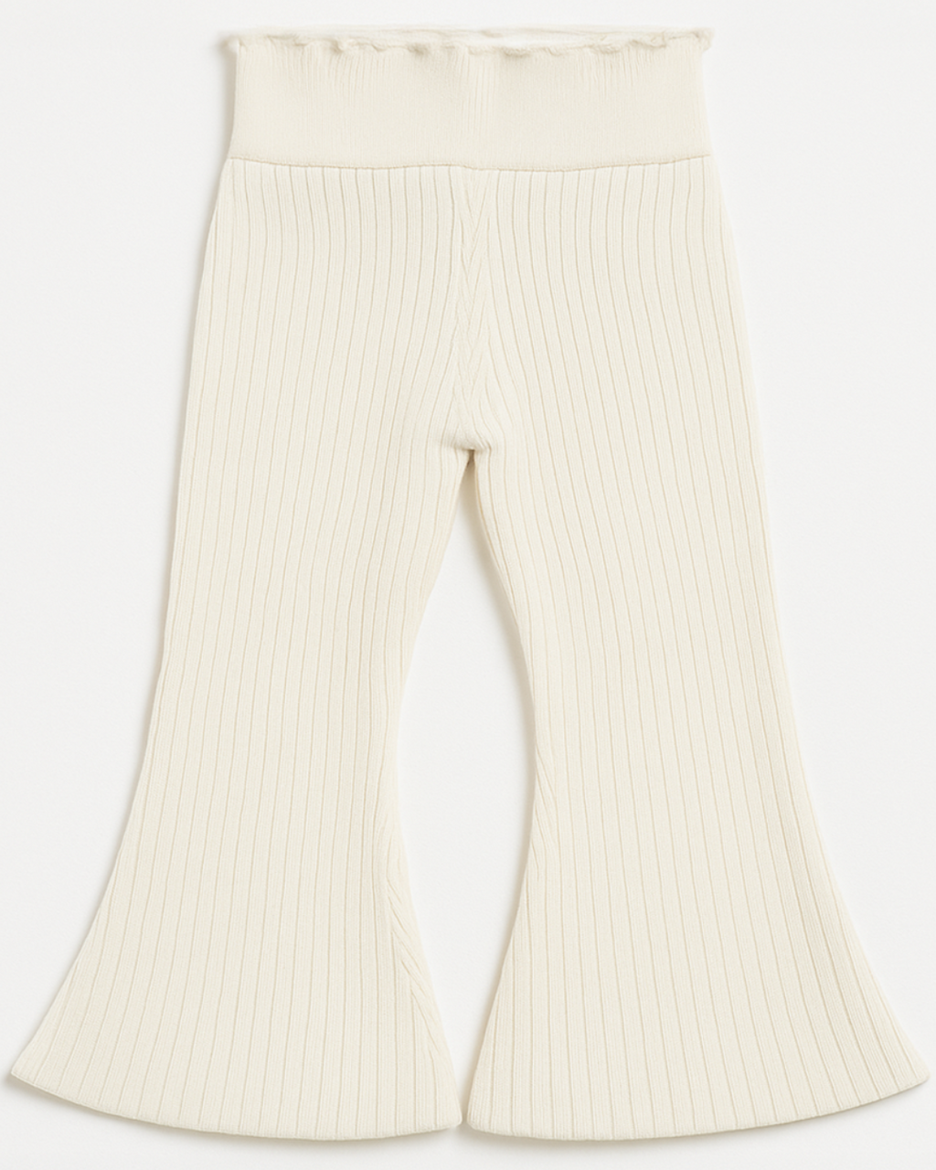 Calça infantil feminina off-white em malha canelada com modelagem flare e cós confortável.