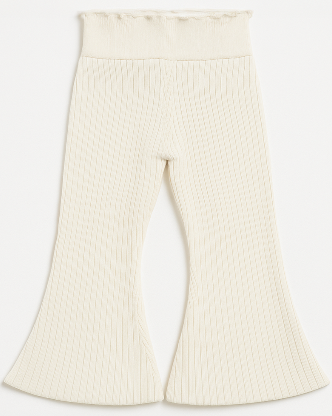 Calça infantil feminina off-white em malha canelada com modelagem flare e cós confortável.